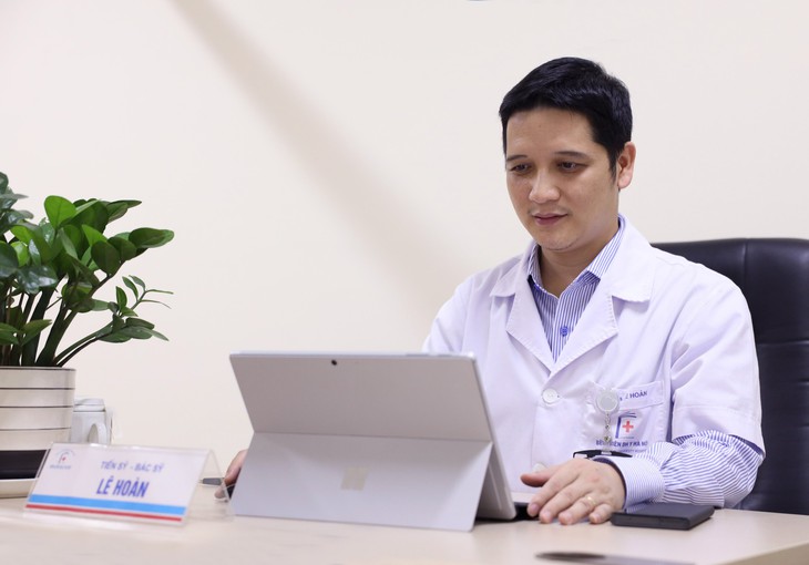 Thuốc lá điện tử có độc hại hơn thuốc lá truyền thống? - Ảnh 1.