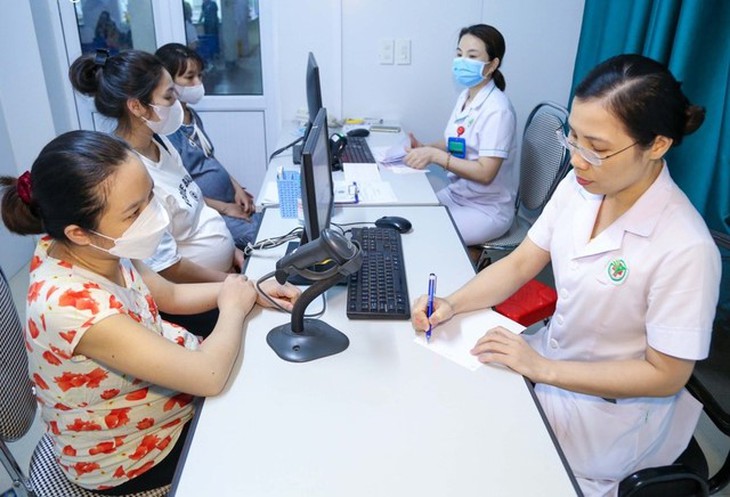 Chương trình '20h Bác sĩ đây rồi' của Bệnh viện Đa khoa TP. Vinh - 'Cầu nối vàng' với các chuyên gia y tế - Ảnh 1. Chương trình '20h Bác sĩ đây rồi' của Bệnh viện Đa khoa TP. Vinh - 'Cầu nối vàng' với các chuyên gia y tế - Ảnh 1.