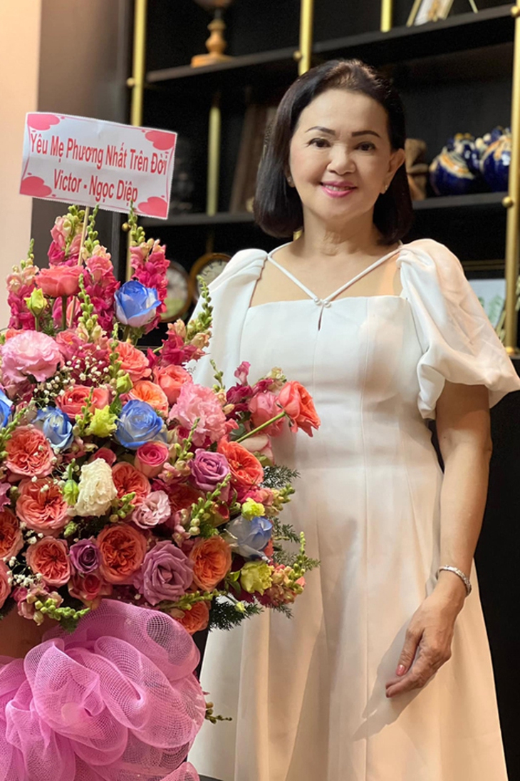 Mẹ ruột 'Hoa khôi Tây Đô' Đinh Ngọc Diệp: Vì sao U70 vẫn là nàng Bạch Tuyết trong mắt con gái? - Ảnh 2. Mẹ ruột 'Hoa khôi Tây Đô' Đinh Ngọc Diệp: Vì sao U70 vẫn là nàng Bạch Tuyết trong mắt con gái? - Ảnh 2.