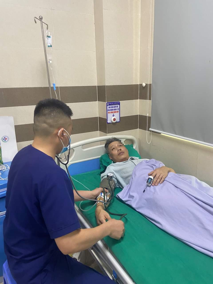 Người đàn ông bị suy thận, suy gan do uống rượu ngâm cây rừng - Ảnh 1. Người đàn ông bị suy thận, suy gan do uống rượu ngâm cây rừng - Ảnh 1.