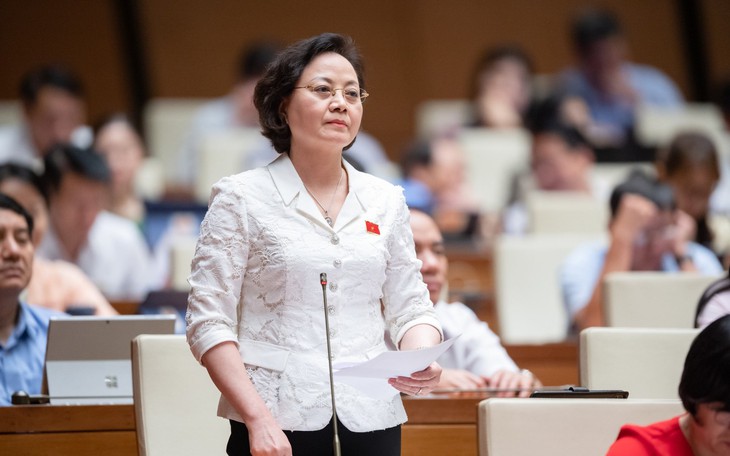 Bộ trưởng Bộ Nội vụ nêu loạt giải pháp bảo đảm quyền lợi cho nhân viên y tế cơ sở, y tế dự phòng