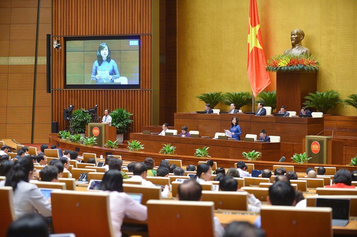 Bộ trưởng Bộ Y tế làm rõ nhiều vấn đề liên quan đến huy động nguồn lực phòng, chống dịch COVID-19 - Ảnh 2. Bộ trưởng Bộ Y tế làm rõ nhiều vấn đề liên quan đến huy động nguồn lực phòng, chống dịch COVID-19 - Ảnh 2.