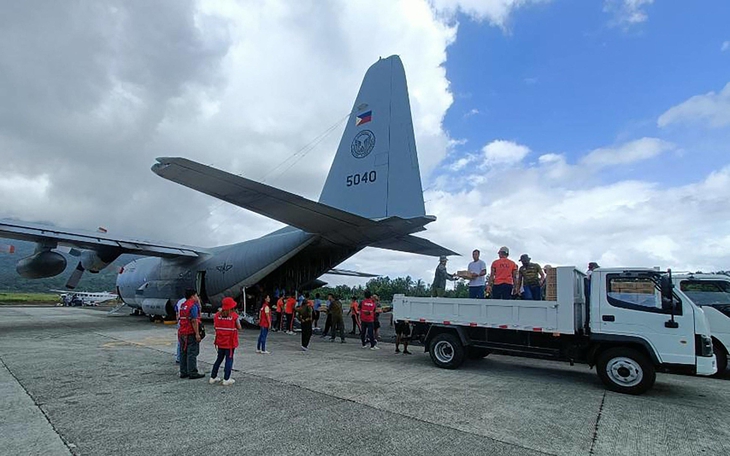Siêu bão mạnh nhất thế giới năm 2023 - Mawar suy yếu khi vào Philippines