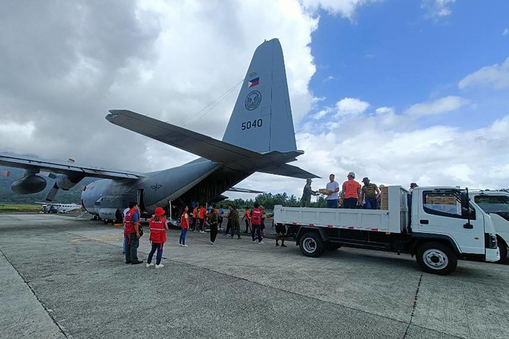 Siêu bão Mawar, cơn bão mạnh nhất thế giới 2023 suy yếu dấn khi đi vào Philippines - Ảnh 2. Siêu bão Mawar, cơn bão mạnh nhất thế giới 2023 suy yếu dấn khi đi vào Philippines - Ảnh 2.