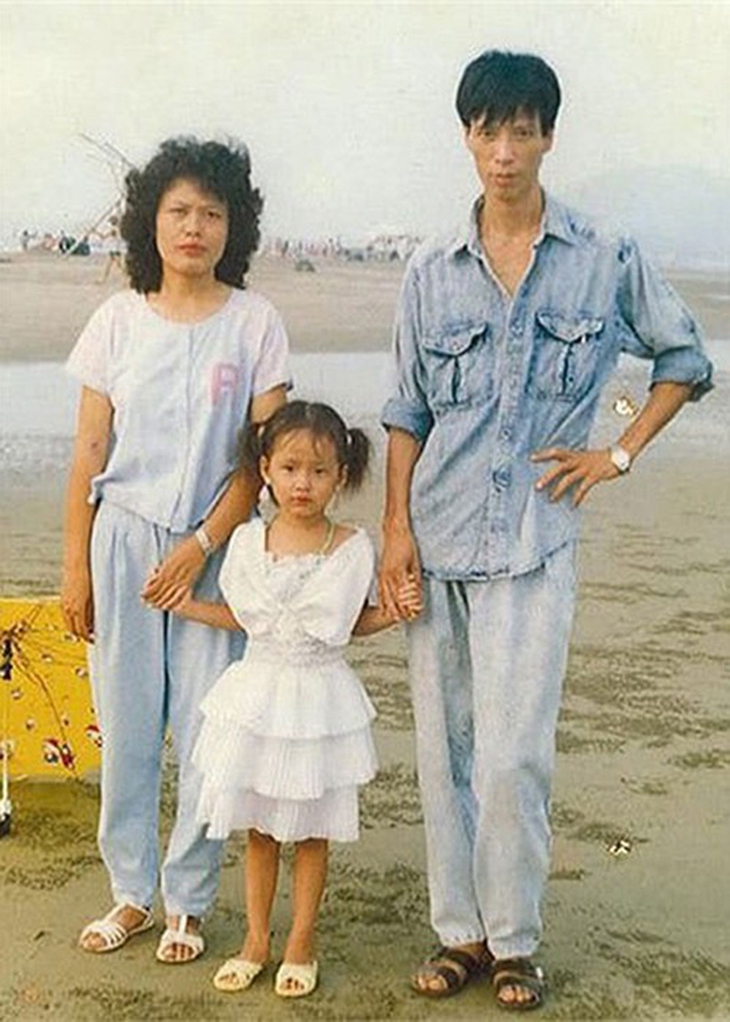 Mẹ ruột Hoa hậu Mai Phương Thúy: Trụ cột gia đình, thay chồng chăm cha mẹ già, con cái - Ảnh 2.