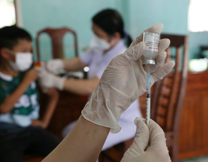 Hà Tĩnh đẩy nhanh tiến độ tiêm vaccine COVID-19 - Ảnh 1. Hà Tĩnh đẩy nhanh tiến độ tiêm vaccine COVID-19 - Ảnh 1.