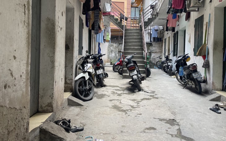 Sinh viên Hà Nội lao đao giữa nắng nóng, điều hòa không dám dùng vì lo giá điện