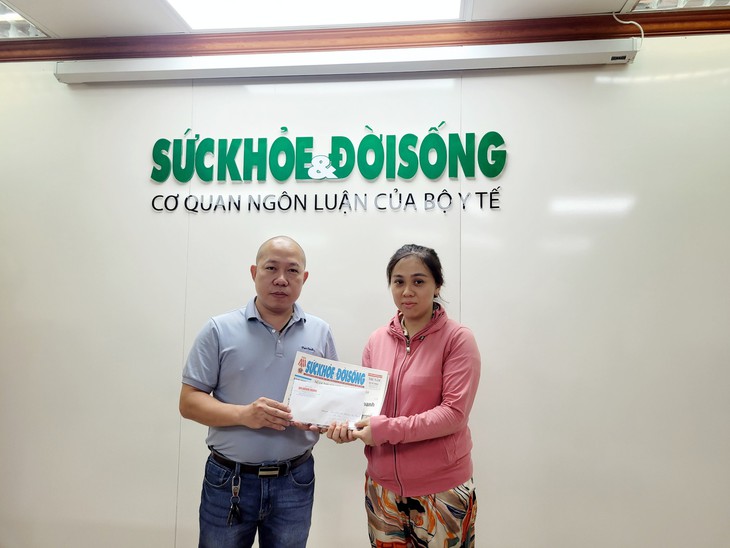 Gia đình người đàn ông chấn thương nặng sau tai nạn nhận gần 18 triệu đồng của bạn đọc hảo tâm - Ảnh 2. Gia đình người đàn ông chấn thương nặng sau tai nạn nhận gần 18 triệu đồng của bạn đọc hảo tâm - Ảnh 2.