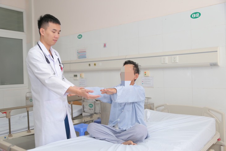 Đang tham gia giao thông, người đàn ông 55 tuổi đột nhiên bị nhồi máu não - Ảnh 1. Đang tham gia giao thông, người đàn ông 55 tuổi đột nhiên bị nhồi máu não - Ảnh 1.