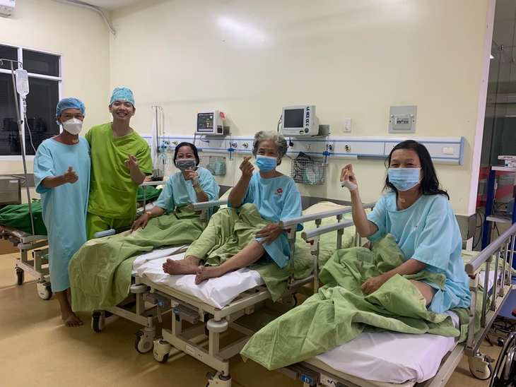 Bác sĩ Lê Lý Trọng Hưng: Miễn còn sức là còn cống hiến cho người bệnh - Ảnh 3.
