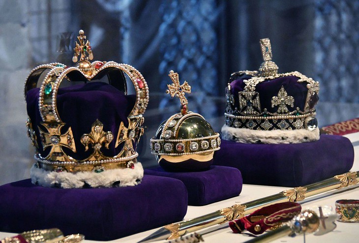 Vương miện Vua Charles III đội trong lễ đăng quang có gì đặc biệt? - Ảnh 3. Vương miện Vua Charles III đội trong lễ đăng quang có gì đặc biệt? - Ảnh 3.