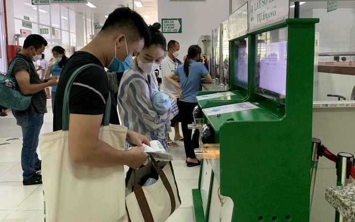 TP.HCM nắng nóng, người già và trẻ em 'đổ bệnh' tăng cao