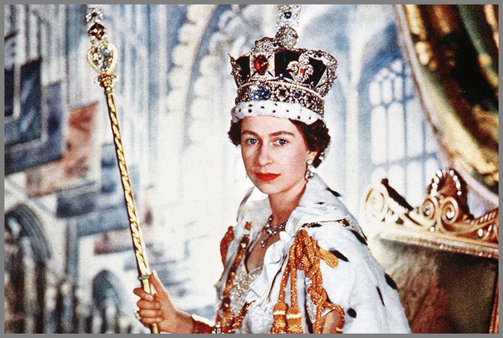 Vương miện Vua Charles III đội trong lễ đăng quang có gì đặc biệt? - Ảnh 6. Vương miện Vua Charles III đội trong lễ đăng quang có gì đặc biệt? - Ảnh 6.
