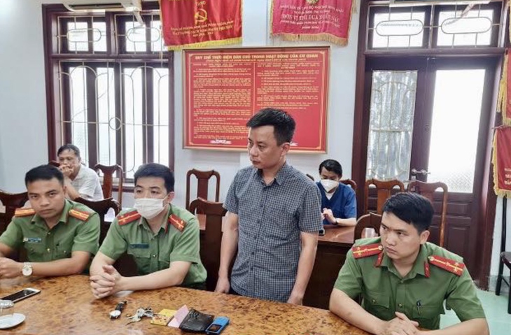 Khởi tố một cán bộ cưỡng đoạt 200 triệu đồng của người dân - Ảnh 1. Khởi tố một cán bộ cưỡng đoạt 200 triệu đồng của người dân - Ảnh 1.