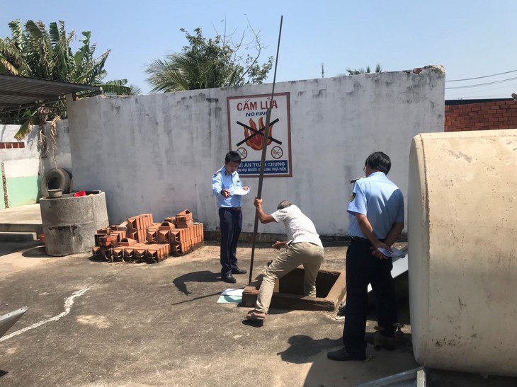 Xử phạt 70 triệu đối với doanh nghiệp xăng dầu không đủ điều kiện kinh doanh - Ảnh 2. Xử phạt 70 triệu đối với doanh nghiệp xăng dầu không đủ điều kiện kinh doanh - Ảnh 2.