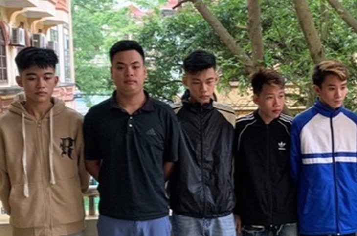 'Hỗn chiến' bằng chai bia, một người tử vong - Ảnh 1.