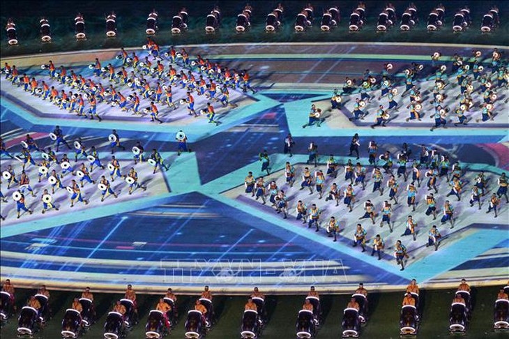 Những hình ảnh đẹp mắt tại Lễ khai mạc SEA Games 32 - Ảnh 9.