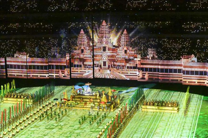 Những hình ảnh đẹp mắt tại Lễ khai mạc SEA Games 32 - Ảnh 5.