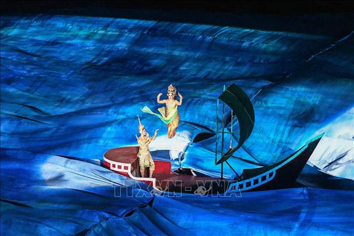 Những hình ảnh đẹp mắt tại Lễ khai mạc SEA Games 32 - Ảnh 3.