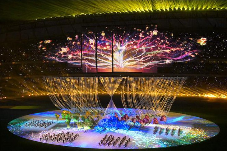 Những hình ảnh đẹp mắt tại Lễ khai mạc SEA Games 32 - Ảnh 10.