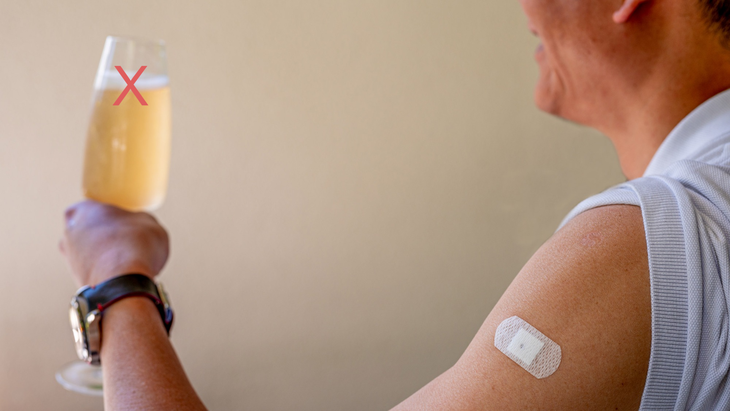 6 mẹo ăn, uống trước và sau khi tiêm vaccine COVID-19 - Ảnh 3. 6 mẹo ăn, uống trước và sau khi tiêm vaccine COVID-19 - Ảnh 3.