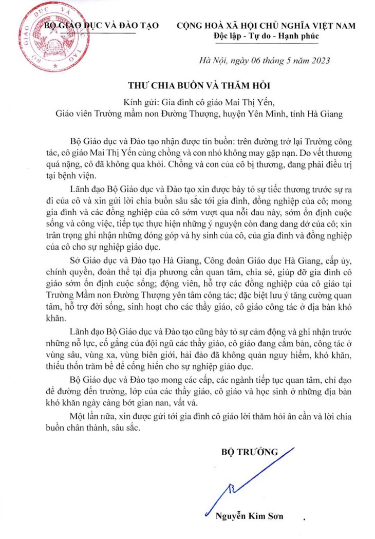 Bộ trưởng Bộ GD&ĐT chia buồn với gia đình cô giáo cắm bản bị tai nạn - Ảnh 2.
