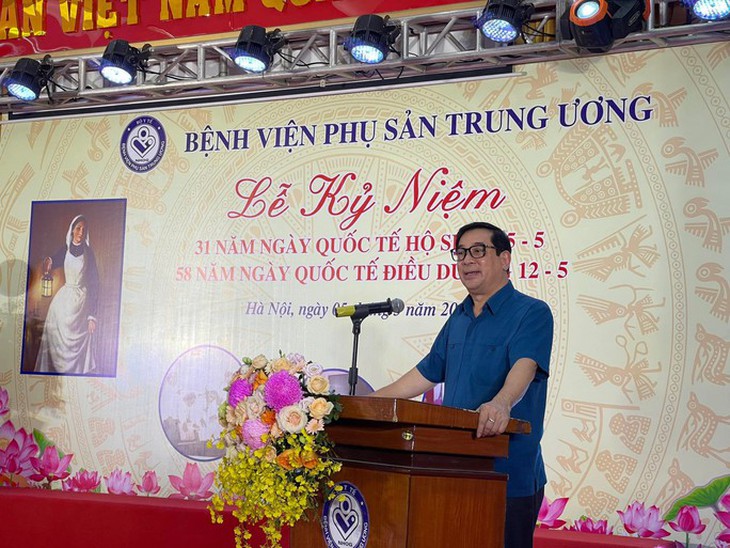 Tri ân những "nữ anh hùng thầm lặng" ở bệnh viện đầu ngành về chăm sóc sức khoẻ bà mẹ, trẻ sơ sinh - Ảnh 1. Tri ân những "nữ anh hùng thầm lặng" ở bệnh viện đầu ngành về chăm sóc sức khoẻ bà mẹ, trẻ sơ sinh - Ảnh 1.