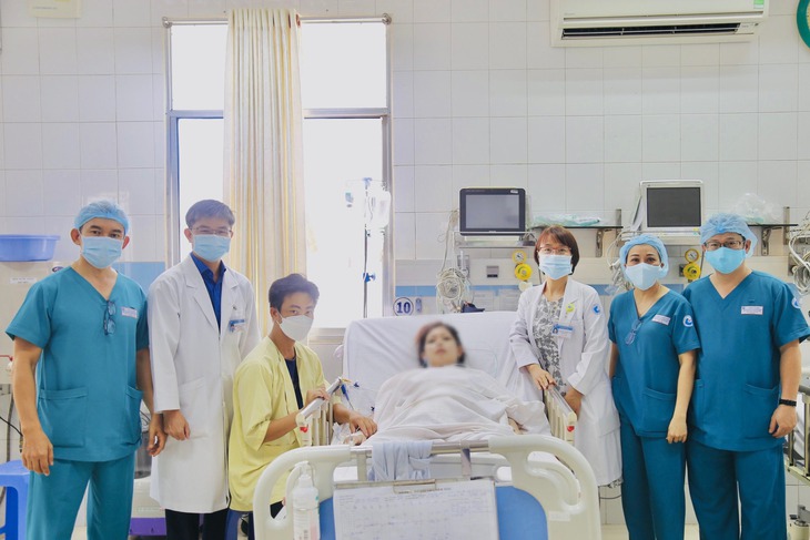 Kỳ tích mổ lấy thai cho thai phụ bị biến chứng do lupus ban đỏ - Ảnh 1.