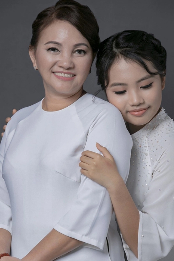 Mẹ ruột Phương Mỹ Chi: Bỏ nghề bán chè đầu hẻm, 'đổi đời' nhờ thành công của con gái - Ảnh 6.