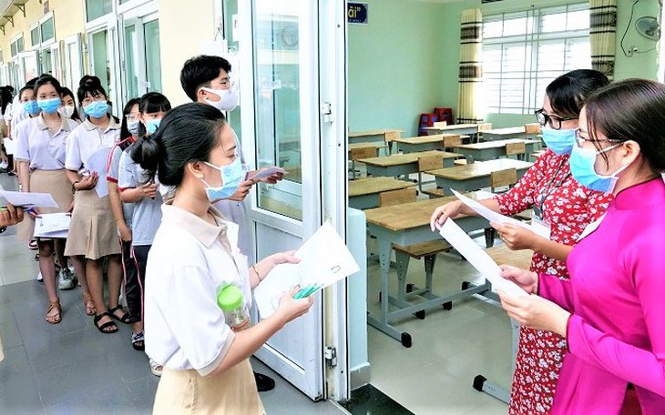 Sổ hộ khẩu hết giá trị sử dụng, thí sinh xác định cộng điểm ưu tiên khu vực thế nào?