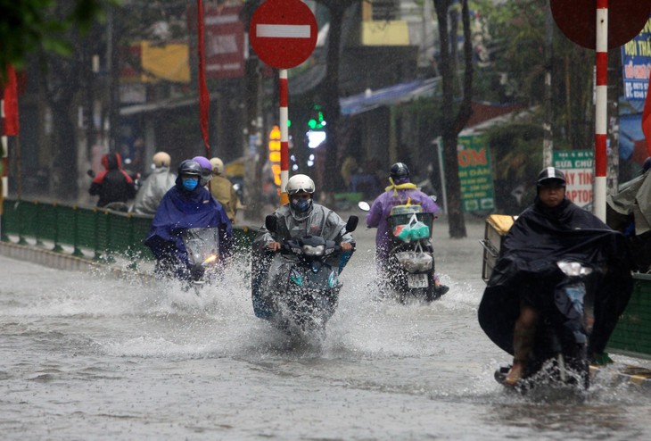 Thời tiết hôm nay 8/5: Nắng nóng chấm dứt, mưa rào và dông ở nhiều khu vực - Ảnh 1.