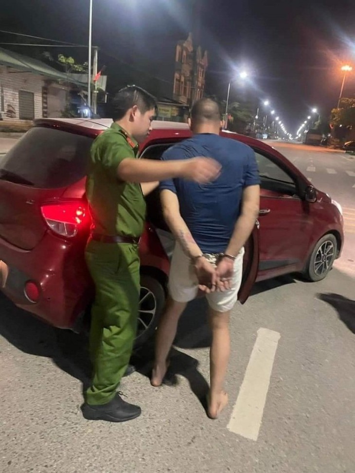 Nam thanh niên đe dọa hiếp dâm cô gái bán quần áo khai gì? - Ảnh 1.