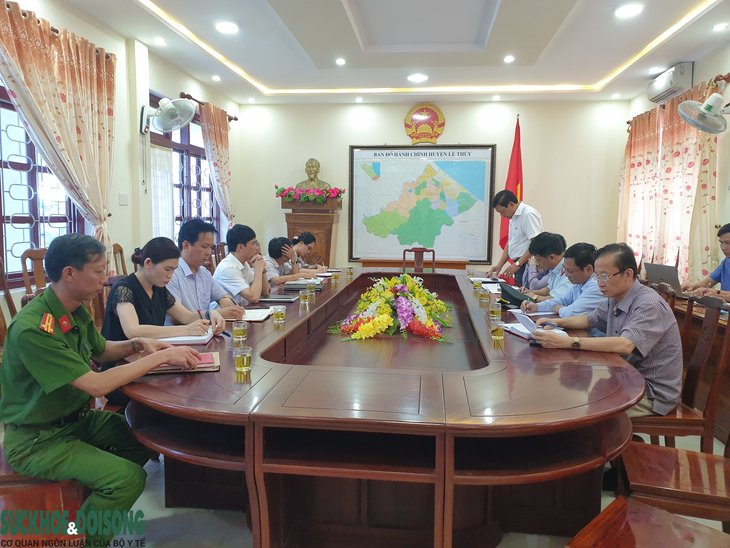 Vụ đỉa trong bình nước còn nguyên tem cấp cho trường mầm non: Tại sao tự ý hủy bình nước có đỉa ? - Ảnh 1.