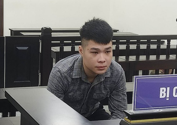 Đối tượng chém lìa chân người đàn ông đi đường ở Hà Nội lĩnh tù - Ảnh 2.