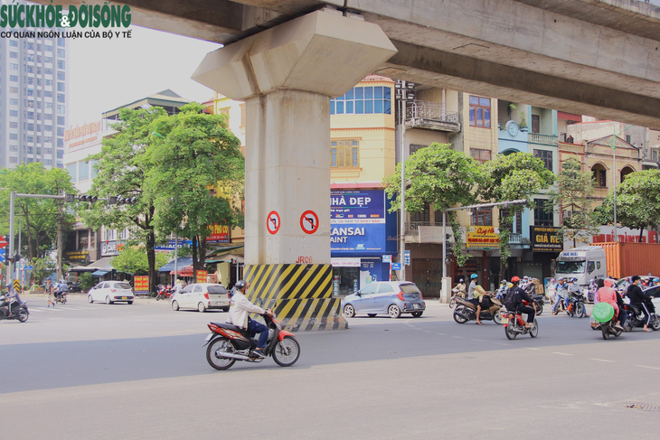 Cận cảnh 2 "điểm đen" ùn tắc giao thông trước ngày điều chỉnh - Ảnh 1. Cận cảnh 2 "điểm đen" ùn tắc giao thông trước ngày điều chỉnh - Ảnh 1.