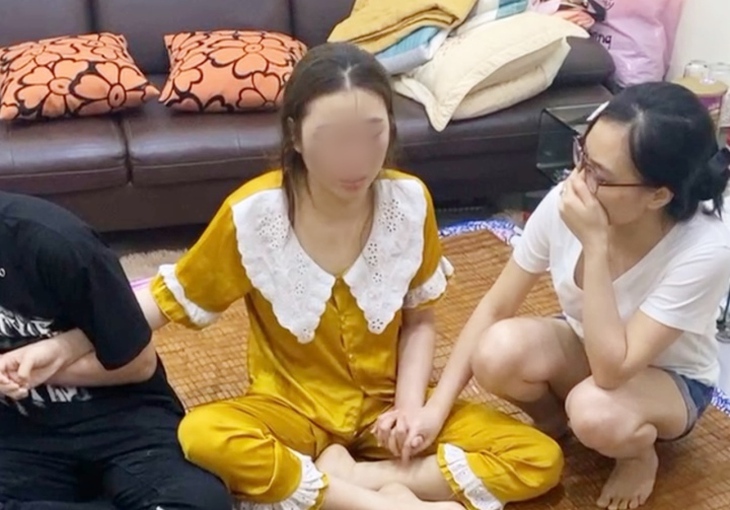 Hàng xóm phẫn nộ vụ bé gái 1 tháng tuổi ở Hà Nội bị bạo hành - Ảnh 1. Hàng xóm phẫn nộ vụ bé gái 1 tháng tuổi ở Hà Nội bị bạo hành - Ảnh 1.