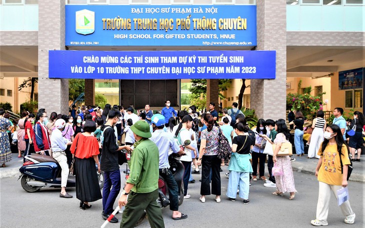 Sĩ tử Hà Nội bắt đầu cuộc đua giành vé vào lớp 10 các trường chuyên