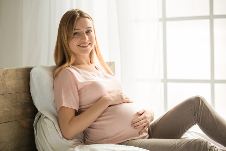 Mỹ đối mặt với tình trạng tỷ lệ sinh giảm, nhiều người sinh con muộn - Ảnh 2.