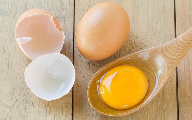 Không chỉ mỗi canxi, bạn nên ăn những thực phẩm chứa loại vitamin thiết yếu này cho xương chắc khỏe