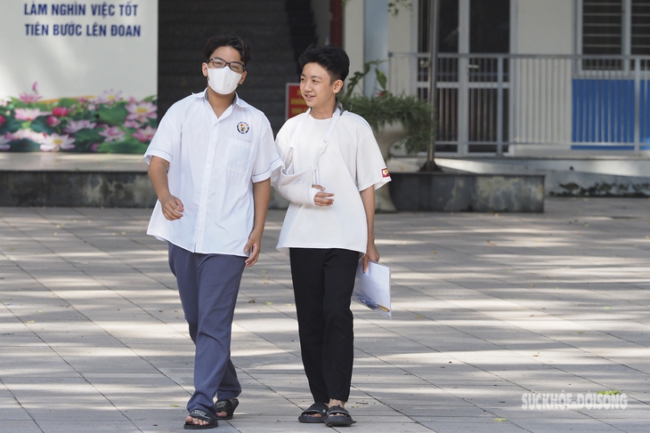 Em trai viết bài thi hộ anh trong kỳ thi tuyển sinh vào lớp 10 tại Hà Nội - Ảnh 2.