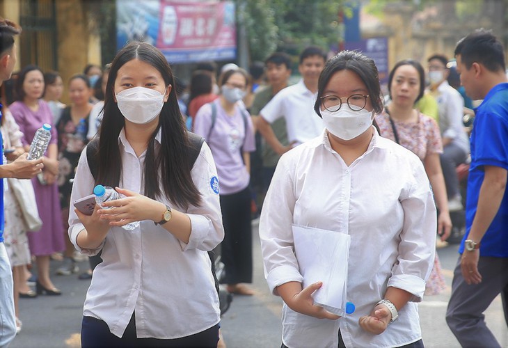 Thi lớp 10 tại Hà Nội: Thí sinh tự tin làm bài môn Toán - Ảnh 2.
