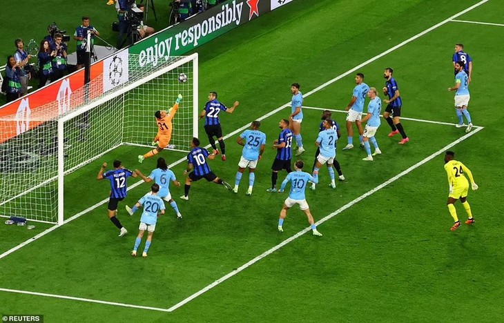 Khoảnh khắc đáng nhớ trong ngày Man City vô địch Champions League - Ảnh 10. Khoảnh khắc đáng nhớ trong ngày Man City vô địch Champions League - Ảnh 10.