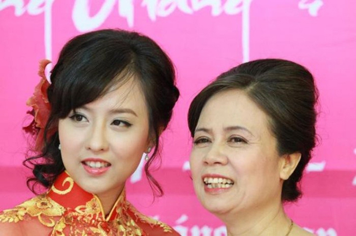Chân dung người phụ nữ được Hoa hậu Chuyển giới Hương Giang tặng cả căn hộ hạng sang nhân dịp sinh nhật - Ảnh 5. Chân dung người phụ nữ được Hoa hậu Chuyển giới Hương Giang tặng cả căn hộ hạng sang nhân dịp sinh nhật - Ảnh 5.