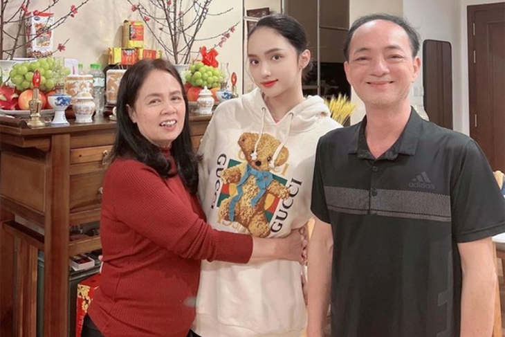 Chân dung người phụ nữ được Hoa hậu Chuyển giới Hương Giang tặng cả căn hộ hạng sang nhân dịp sinh nhật - Ảnh 9. Chân dung người phụ nữ được Hoa hậu Chuyển giới Hương Giang tặng cả căn hộ hạng sang nhân dịp sinh nhật - Ảnh 9.
