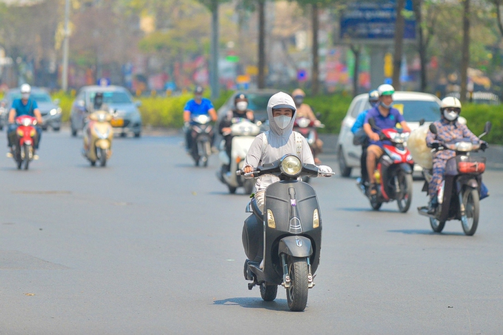 Nắng nóng gia tăng trở lại từ nửa cuối tháng 6, khả năng cao xuất hiện bão/áp thấp nhiệt đới - Ảnh 2. Nắng nóng gia tăng trở lại từ nửa cuối tháng 6, khả năng cao xuất hiện bão/áp thấp nhiệt đới - Ảnh 2.