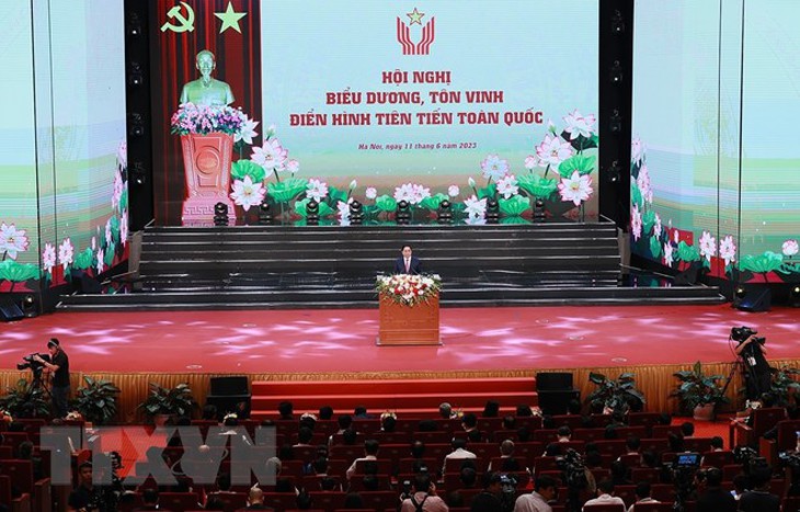 Mỗi điển hình tiên tiến lan tỏa ý thức trách nhiệm và sự cống hiến - Ảnh 12.