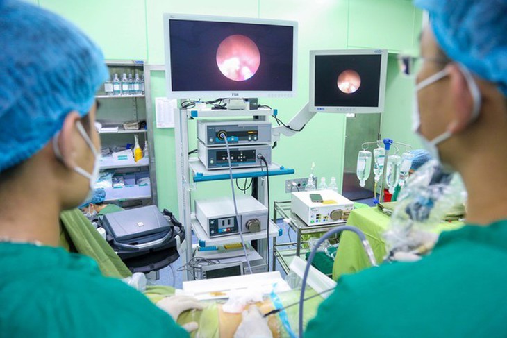 Bệnh viện ĐK TP Vinh, địa chỉ tin cậy của người bệnh trong phẫu thuật nội soi điều trị sỏi tiết niệu - Ảnh 3. Bệnh viện ĐK TP Vinh, địa chỉ tin cậy của người bệnh trong phẫu thuật nội soi điều trị sỏi tiết niệu - Ảnh 3.
