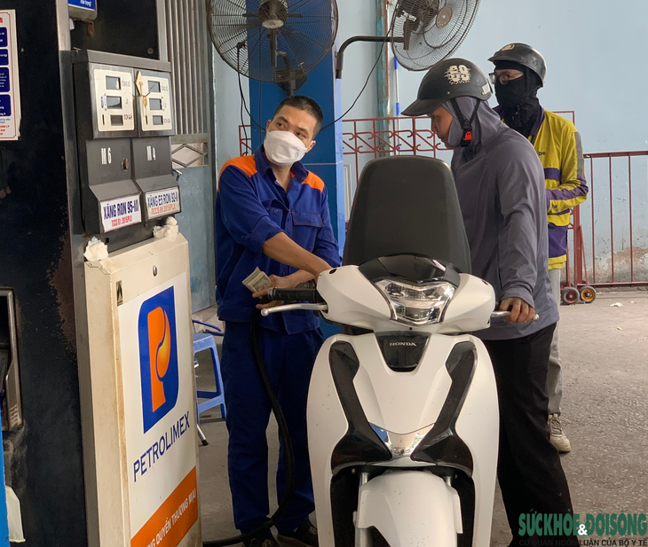 Giá xăng dầu hôm nay (12/6) tiếp tục tăng - Ảnh 2.