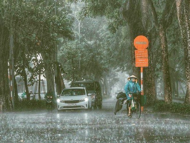 2 ngày tới sẽ là đỉnh điểm của đợt mưa lớn dài ngày ở miền Bắc - Ảnh 2.