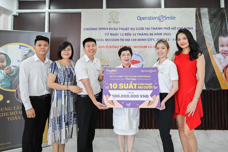 Nhãn hàng PregEU trao tặng 10 suất phẫu thuật nụ cười cho các em nhỏ hở môi, hàm ếch - Ảnh 3.